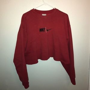 VINTAGE Cropped Nike pullover.